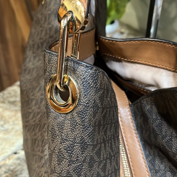 Michael Kors EUC Raven Logo Shoulder Bag Brown Gold - Picture 5 of 12